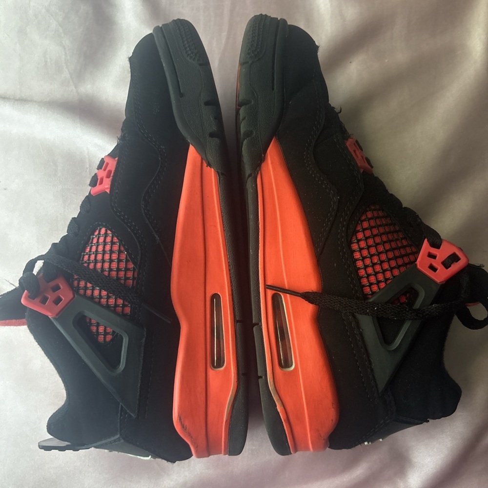 jordan 4's red thunder size 7.5
